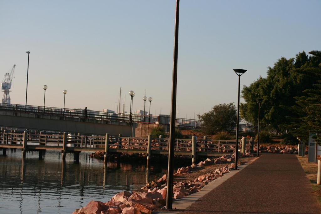 Newcastle Harbourside Terraces Apartment Luaran gambar